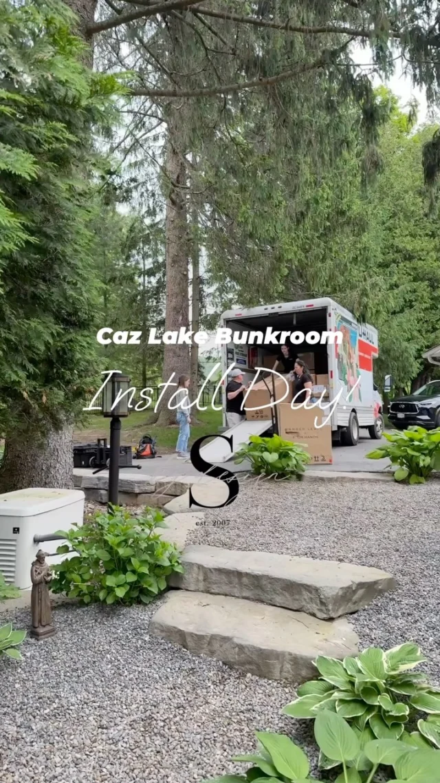BTS :: Partial install of a lower level storage room turned cutest bunkroom on Caz Lake today. Stay tuned for the big reveal, and the epic before + after! ✨
And yes. This is our second install in three weeks. We’re on a roll over here at SBD and couldn’t be happier about it!
Want to work with us? Head to the link in our profile for deets!
#cazlake
#cazenovia
#installday
#interiordesign
#interiordesigner